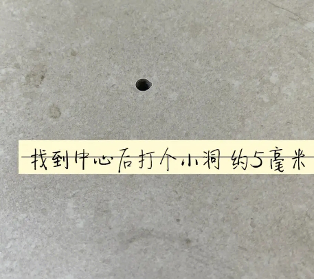 绥中瓷砖空鼓维修公司专业解答在瓷砖铺贴过程中，如果砂料搅拌不均匀，将会带来以下问题